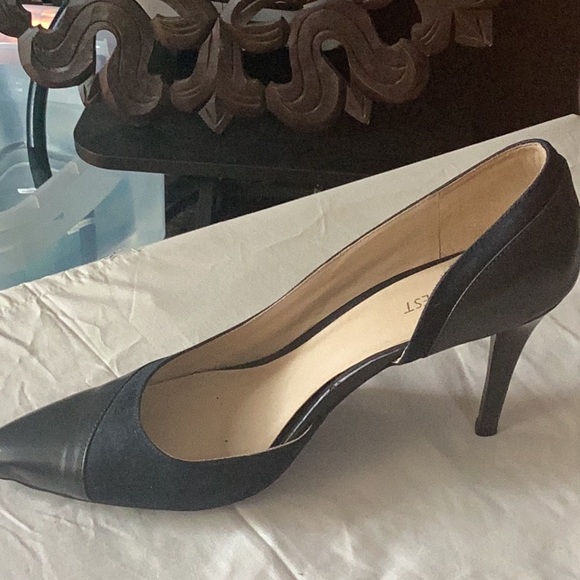 Office stunner! Nice West leather and suede low dip side for dramatic sexy. - Picture 3 of 5